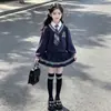 Conjunto de Outono e Primavera para Meninas, Vestido Falso de Duas Peças, Novo Conjunto de Outono 2026 Estilo College Infantil com Saia Plissada