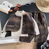 Conjunto de otoño de tres piezas para niño, conjunto de suéter y chaleco estilo coreano, elegante conjunto de pantalones de cuadros con retazos de manga larga para niños