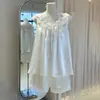 Novo conjunto de pijama de duas peças de seda gelada acetinada brilhante com estampa floral estilo coreano para mulheres, conjunto de verão com bojo, camisola de seda gelada