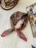 Pañuelo Pequeño Cuadrado Estilo Japonés Ligero Vintage Artístico Superpuesto Estilo Mori Floral Pañuelo de Seda para Viajero Pañuelo para la Cabeza Pañuelo de Algodón Lino Estilo Coreano