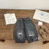 Conjunto de Moletom com Capuz Listrado de Pinguim para Bebê Primavera/Outono Conjunto de Duas Peças com Top Fofo e Calça Jeans Rasgada