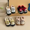 Tênis estilosos, respiráveis e versáteis para meninos, novos tênis estilo 'dad shoes' para primavera e outono de 2026 para uso ao ar livre, sapatos casuais para meninas de crianças mais velhas