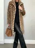 Abrigo de felpa de longitud media con estampado de leopardo estilo europeo y americano 2026, abrigo de solapa de moda para otoño e invierno, abrigo holgado para commuting, en stock