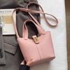 Popular de Primavera y Verano de Alta Calidad Elegante Casual Patrón Lichi Bolso Cubo Portátil para Mujer Combinable Estilo Simple Bolso Bandolera