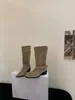 Botas western cowboy femininas com salto grosso e bico fino francês, novas botas de cano médio empilhadas para o outono de 2026
