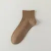 Meias Soquete Lisas para Homens, Meias de Algodão Respiráveis e Absorventes de Suor com Malha, Meias Soquete Esportivas Anti-Odor para Primavera e Verão, Casual de Negócios, Atacado de Zhuji