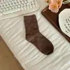 Calcetines otoñales de flores pequeñas y delicadas tienen una atmósfera estilo miu retro (claro y frío) calcetines versátiles de media pantorrilla dulces sin costuras