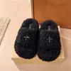Outono/Inverno 2026 Novos Sapatos Femininos Casuais Versáteis com Solado Grosso, Aumento de Altura de 7cm, Pelúcia, para Casa e Exterior, Chinelos Peludos de Tira Única