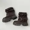 Botas plataforma brancas de salto grosso para mulheres, novo estilo outono 2026, que aumentam a altura e afinam, adequadas para figuras baixinhas, combinadas com saias e calças, botas de cano curto