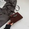 Bolsa Pequeña Retro de Mano para Mujer Temporada de Otoño 2025 Nueva Bolso Cruzado de Moda Bolso Cuadrado Pequeño de Alto Valor