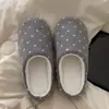 Fábrica de Sapatos Qidan Chinelos de algodão com bolinhas estilo japonês para mulheres, outono e inverno, quentes, antiderrapantes, para interior, silenciosos, com sola macia, chinelos pós-parto