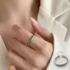 Anel Texturizado Minimalista para Mulheres, Textura Fashion e Única, Design Aberto Criativo Delicado, Empilhável, Elegante para Dedo Indicador ou Mindinho