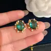 Brilhantes e deslumbrantes! Brincos de tarraxa oval em zircônia cúbica banhados a ouro 18K real Brincos retrô franceses Brincos de design nichado
