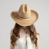 Chapéu de Cowboy de Aba Larga de Palha Tecido à Mão de Cano Alto com Lateral Enrolada, Nova Moda Europeia e Americana para Primavera e Verão, Chapéu de Palha Protetor Solar para Exterior