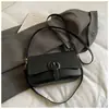 Bolsa de Hombro y Axila Versátil de Moda Nueva Elegante para Mujer 2025 Invierno Bolso Cruzado Pequeño Cuadrado Moderno