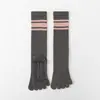 Calcetines de Yoga de Cinco Dedos, Tobillo Antideslizante Profesionales para Mujer, Correr, Saltar la Cuerda, Ciclismo Específico para Fitness, Calcetines Deportivos Largos de Compresión