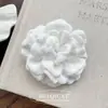 Pinza Elegante de Lujo para el Cabello Flor de Rosa Pinza de Pato Broche de Flor Femenino Flor en la Parte Trasera de la Cabeza Accesorios para el Cabello Accesorios Femeninos Venta al Por Mayor