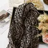 Bufanda larga de algodón y lino arrugada con estampado de leopardo degradado para mujer, bufanda clásica de moda arrugada de alta calidad para damas malasias