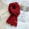 Bufanda de Punto Roja Versátil Estilo Coreano de Invierno para Mujer, Nuevo Calentador de Cuello de Alta Gama Atmosférico Cálido y A prueba de Viento para Parejas