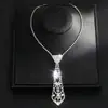 Collar de Borla Triangular Incrustado de Diamantes para Mujer, Tendencia de Moda Retro, Cadena Versátil para Clavícula, Lujo Ligero y Collar de Gama Alta al por Mayor
