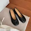 Nuevos Zapatos de Verano 2026 para Mujer que Aumentan la Altura, Dedos de Cerdo, Plisados Retro Ballet, Escotados, de Tacón Grueso, Dedos Divididos