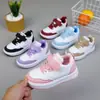 Tênis Baixo Infantil, Respirável e Resistente ao Desgaste, Sapatos Esportivos para Meninos, Casuais e Versáteis, Sapatilhas Infantis para Todas as Estações, Calçados Infantis Médios e Grandes