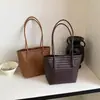 26 novas bolsas de palha trançada vintage, cestas de vegetais de mão, bolsas tote versáteis para o dia a dia de grande capacidade, bolsas de ombro femininas