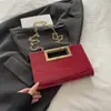 2026 Verano Charol Mujer Cuadrado Dorado PU Bolso de Noche Moda Clásico Gran Capacidad Almacenamiento Bolso con Cadena para Hombro