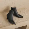 Botas Femininas Estilo Britânico Outono e Inverno 2026, Botas de Equitação Simples de Bico Fino Curto, Botas de Salto Médio, Tamanhos 30-48