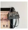 Estampado de Vaca Moda de Verano Estampado de Leopardo Bolso Cruzado de Hombro 2026 Nuevo Francés Casual Texturizado Bolso Pequeño Cuadrado para Mujer