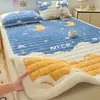 Protetor de Colchão Espesso de Lã de Leite Estampado de Inverno para Quarto Casa Tatame Macio Quente Cobertura de Cama Acolchoada de Lã Coral