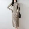 Vestido de punto de lana pura para mujer, con cuello semi-alto, engrosado con patrón trenzado, suéter casual de longitud media, hasta la rodilla, cálido, nuevo estilo