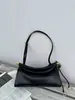 Bolso de hombro de piel genuina para mujer, nuevo modelo 2026, bolso cuadrado, moderno y versátil, diseño de nicho, estilo relajado, bolso de axila para mujer