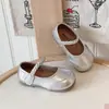 Zapatos Infantiles Estilo Coreano 2026 Primavera Nuevo Modelo Zapatos de Cuero para Niños con Velcro Retro Suela Suave Zapatos para Niñas Boca Baja Trenzados Zapatos Individuales