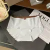 Ropa interior de algodón puro para mujer Serie 5028Miu, Bloques de color, Elástica y amigable con la piel, Algodón puro antibacteriano 10A, Tiro extendido, Bragas tipo triángulo que abrazan la cadera