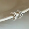 Brincos Trançados Estilo Coreano e Japonês para Mulheres, Pequenos Brincos de Lóbulo, Design Único, Simples e Versátil, Brincos Minimalistas de Alto Padrão