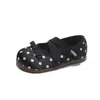 Sapatos de Couro de Bolinhas Infantis 2026 Outono Novo Estilo Coreano Sapatos de Princesa com Solado Macio para Meninas Mocassins Baixos para Crianças Pequenas
