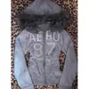 Sudadera con capucha y cremallera gris Y2K Millennial con cuello de pelo, letras de strass vintage, corte ajustado, chaqueta stylish desgastada