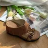 Chinelos Slip-On Retro com Solado Grosso para Mulheres, Uso Externo de Verão, Estilo Versátil para Férias, Chinelos Slip-On com Salto Médio Plataforma