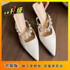 Zapatillas de Media Piel Elegantes Francesas con Perlas 2026 Nuevo Estilo Para Usar Afuera Absolutamente Hermosas Estilo Coreano Tacón Grueso Punta Fina Sandalias con Acabado de Alta Gama