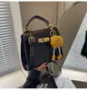 Bolsa de Mão Transfronteiriça de Moda Levemente Luxuosa com Padrão de Pedra para Mulheres, Nova Bolsa de Ombro Cruzada de Alta Qualidade com Textura