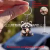Lindo mapache pequeño comiendo helado llavero plano, colgante para mochila de estudiante, adorno acrílico para espejo retrovisor de coche