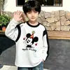 Camiseta de manga larga de algodón puro para niños, moda de primavera y otoño, capa base para niños, cuello redondo de dibujos animados, top holgado estampado versátil, camiseta moderna