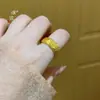 Anillo de Flor de Peonía con Puntos de Oro Arena y Diamante Mismo Estilo de la Joyería Puzuo Nuevo Chinoiserie Flor de Alto Valor Versión Ancha para Novia