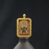 Pingente Thangka Benmingfo tridimensional em relevo dupla face cor de latão com retenção de cor caixa gabu do Tibete cinco santos padroeiros