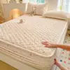 Nueva sábana acolchada de terciopelo de leche, protector de colchón, colcha cálida de otoño e invierno, cama antideslizante con forro polar para niños