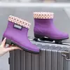 Botas de lluvia cortas, de caña baja, moldeadas por inyección para estudiantes, impermeables, ligeras, de invierno, modernas, antideslizantes, con forro de polar y duraderas