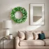 1 Peça de buxo artificial verde exuberante combinado com guirlandas de borboleta uma decoração realista de buxo artificial para casas, jardins, escritórios, casamentos, Dia do Trabalho, Ação de Graças, Dia das Mães e Natal, adequado para uso interno/externo na primavera e no verão