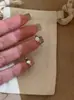 Pendientes Pequeños Populares de Xiaohongshu, Pendientes de Clip Rectos Brillantes con Forma de Lágrima de Pez, Joyería Simple y Versátil para Mujeres, Compacto
