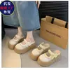 Zapatos estilo Birkenstock con plataforma de suela gruesa para aumentar altura para mujeres menudas, casuales y versátiles, nuevas sandalias transpirables de malla para verano 2026